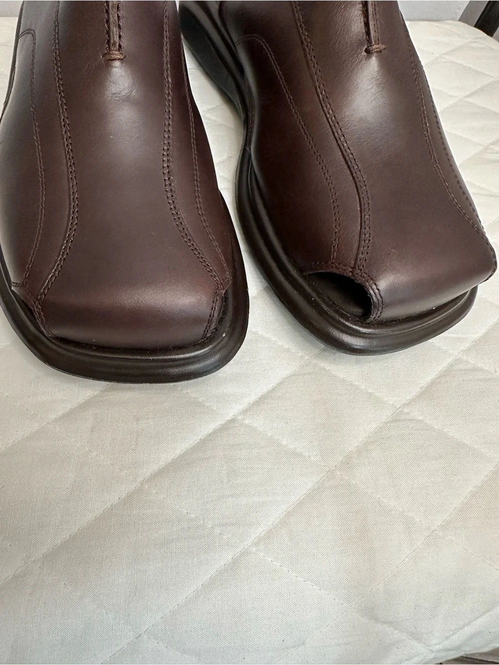 Skechers Mens Size 9 Dark Brown Leather Slip-On Slides Slippers Shoes Casual